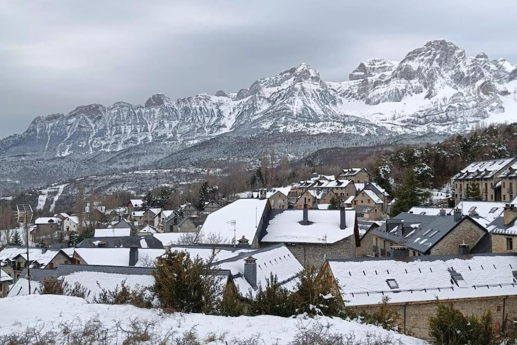 شقة Atico En Pleno Pirineo إل بويو دي جاكا المظهر الخارجي الصورة