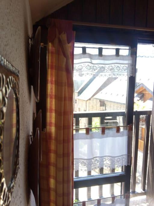 شقة Atico En Pleno Pirineo إل بويو دي جاكا المظهر الخارجي الصورة